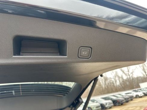 New 2026 Chevrolet Traverse High Country w/ LPO, Floor Liner Package image 16