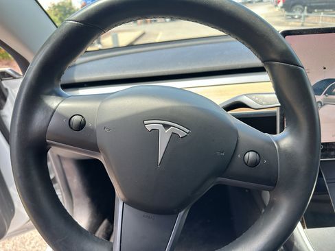 Used 2019 Tesla Model 3 RWD image 19