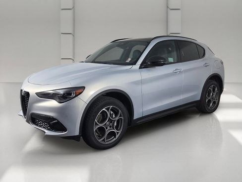 New 2026 Alfa Romeo Stelvio Sprint w/ Convenience Package AWD/4WD image 4