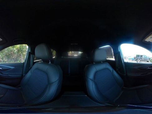 Used 2025 Buick Envista Preferred image 43