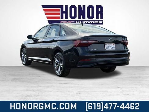 Used 2024 Volkswagen Jetta SE image 5