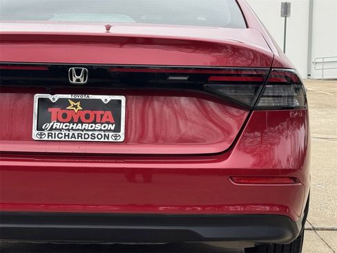 Used 2023 Honda Accord EX image 6