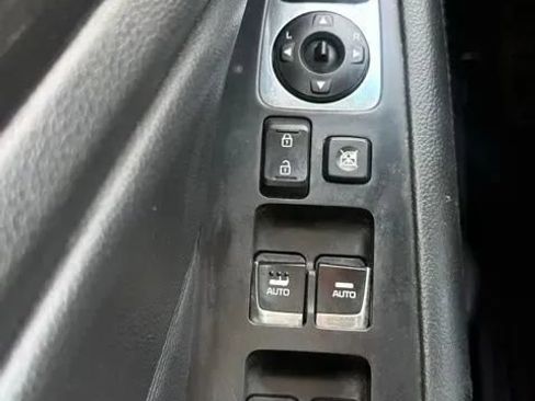 Used 2014 Kia Cadenza Premium w/ Technology Package FWD image 19