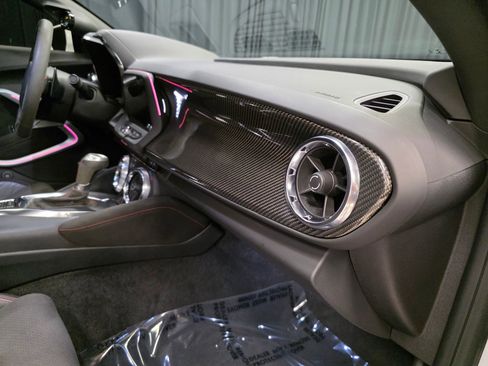 Used 2021 Chevrolet Camaro ZL1 RWD image 4