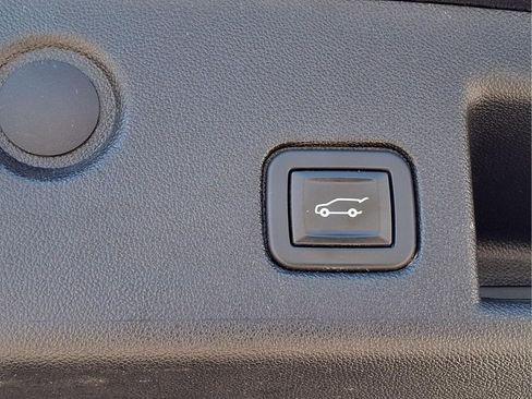 Used 2020 Chevrolet Equinox Premier AWD/4WD image 6