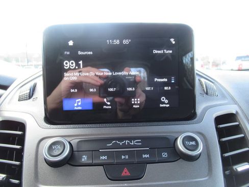 Used 2020 Ford Transit Connect XLT image 22