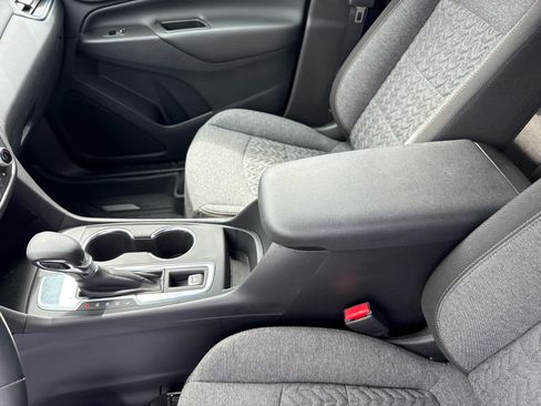 Certified 2024 Chevrolet Equinox LT w/ LPO, Floor Liner Package FWD image 20