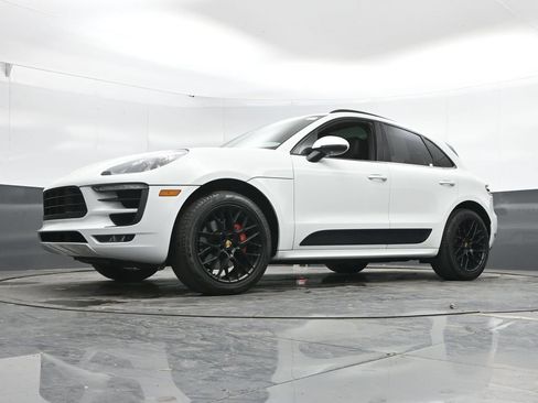 Used 2018 Porsche Macan GTS w/ Premium Package Plus AWD/4WD image 46