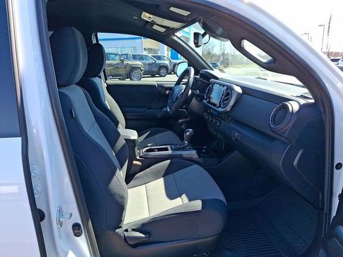 Used 2023 Toyota Tacoma TRD Sport w/ Technology Package image 25