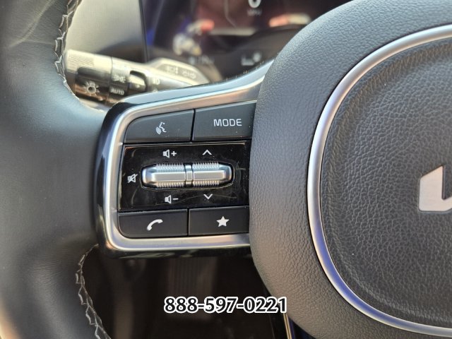 Used 2025 Kia Sorento SX FWD image 29