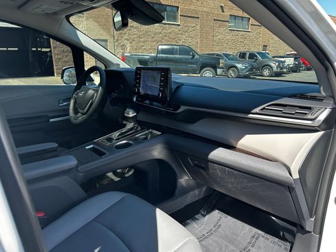 Certified 2023 Toyota Sienna XLE w/ XLE Plus Package AWD/4WD image 31
