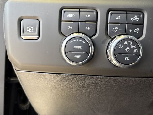 New 2025 GMC Sierra 2500 Denali w/ Denali Reserve Package image 18