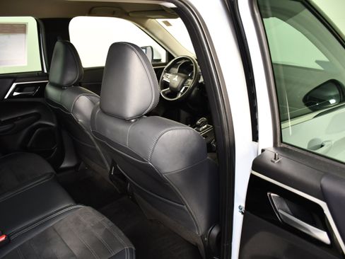 Used 2023 Mitsubishi Outlander SE AWD/4WD image 43