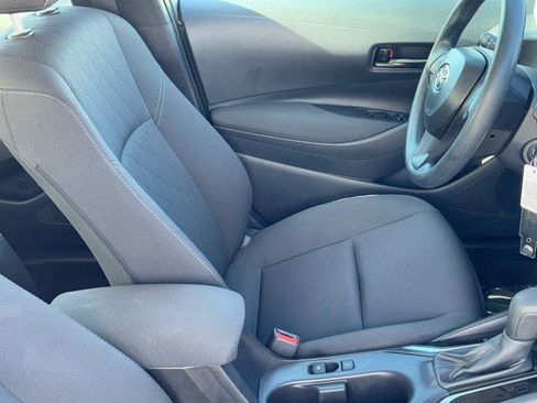 Used 2025 Toyota Corolla LE image 10