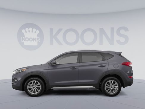 Used 2017 Hyundai Tucson SE FWD image 2
