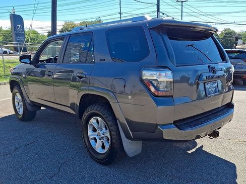 Used 2017 Toyota 4Runner SR5 AWD/4WD image 4