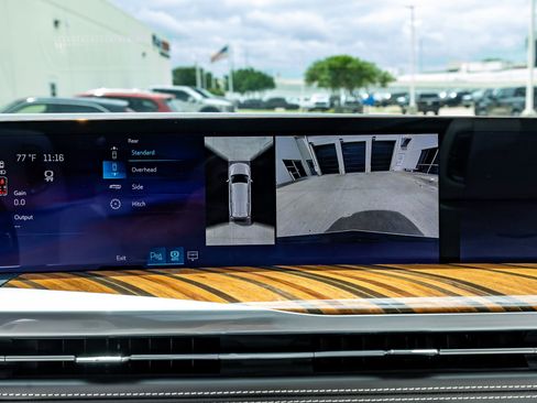 Used 2026 Cadillac Escalade Platinum Sport w/ LPO, Floor Liner Package AWD/4WD image 26