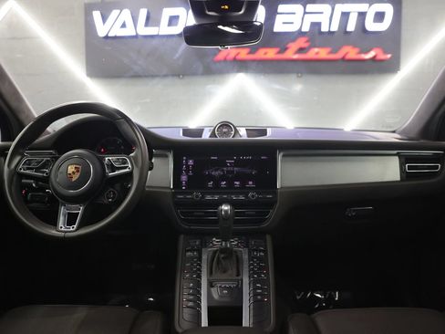 Used 2020 Porsche Macan Turbo AWD/4WD image 27