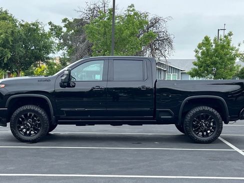 Used 2026 Chevrolet Silverado 2500 High Country w/ High Country Premium Package AWD/4WD image 14