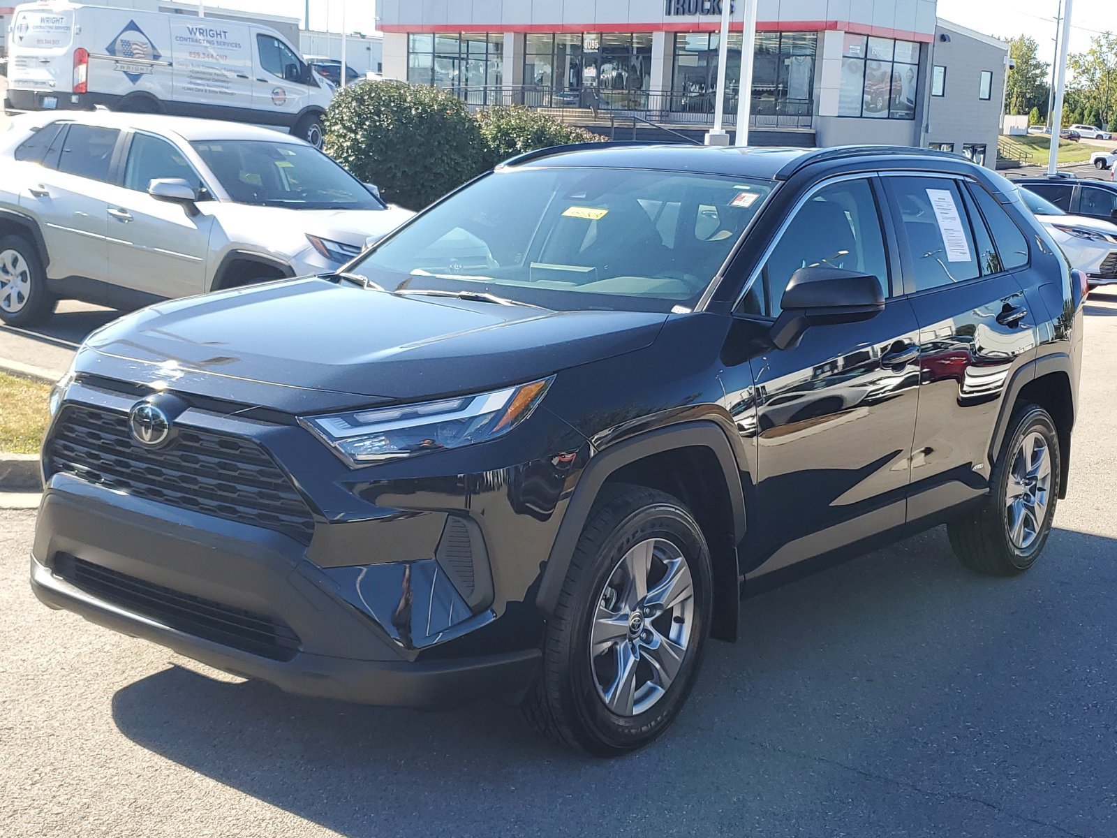 Used 2025 Toyota RAV4 LE AWD/4WD image 2