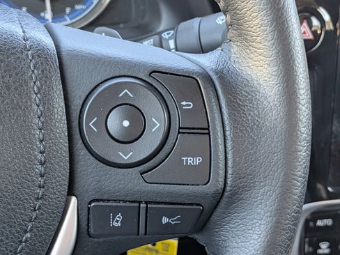 Used 2019 Toyota Corolla L image 23