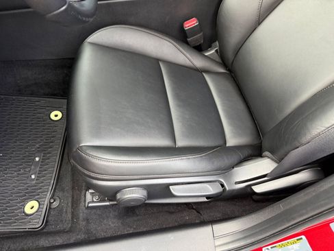 Used 2021 MAZDA MAZDA3 s image 22