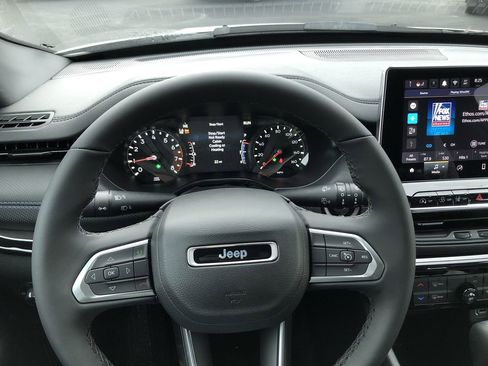 New 2026 Jeep Compass Latitude image 23