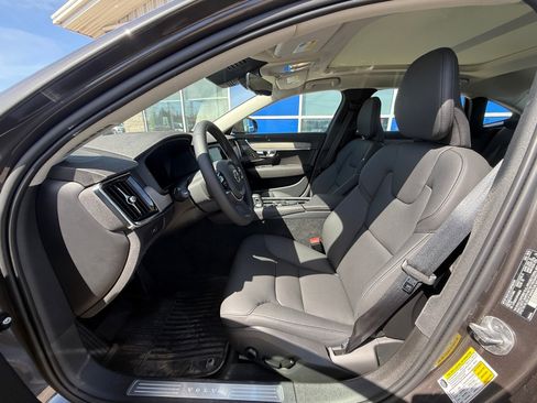 New 2025 Volvo S90 B6 Plus w/ Protection Package Premier image 10