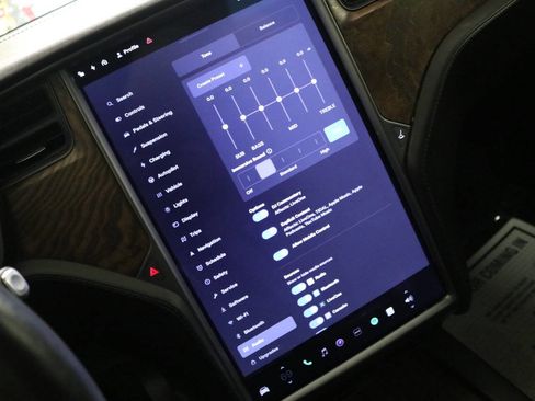 Used 2020 Tesla Model X image 50