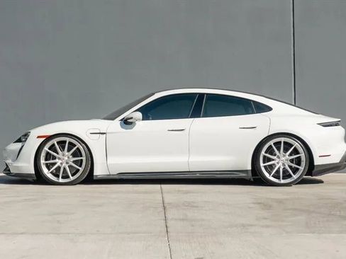 Used 2020 Porsche Taycan Turbo S image 5