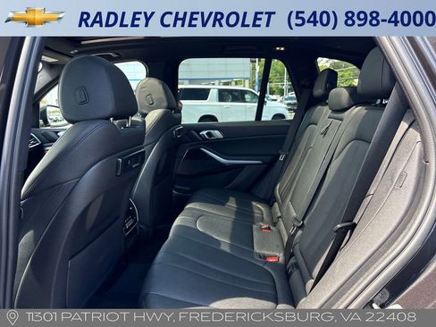 Used 2021 BMW X5 xDrive40i w/ Convenience Package AWD/4WD image 12