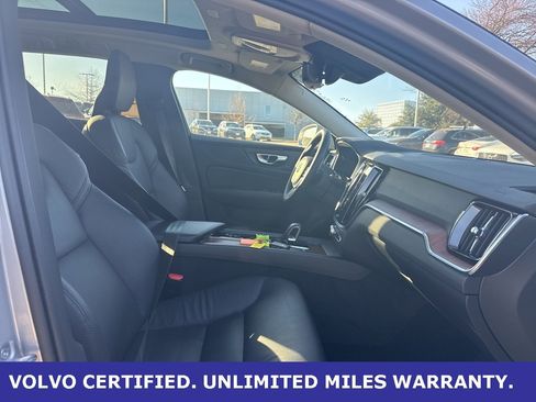 Certified 2025 Volvo V60 B5 Cross Country Plus image 9