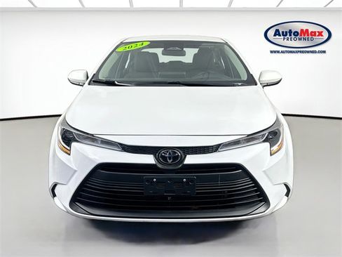 Used 2024 Toyota Corolla LE image 7