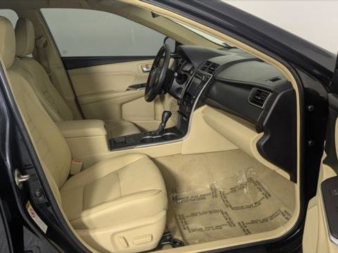Used 2016 Toyota Camry XLE image 19