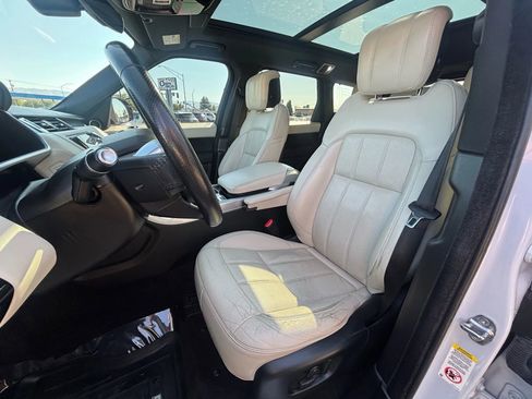 Used 2019 Land Rover Range Rover Sport HSE image 5