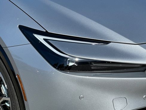 New 2026 Toyota Prius Plug-In Hybrid FWD image 31