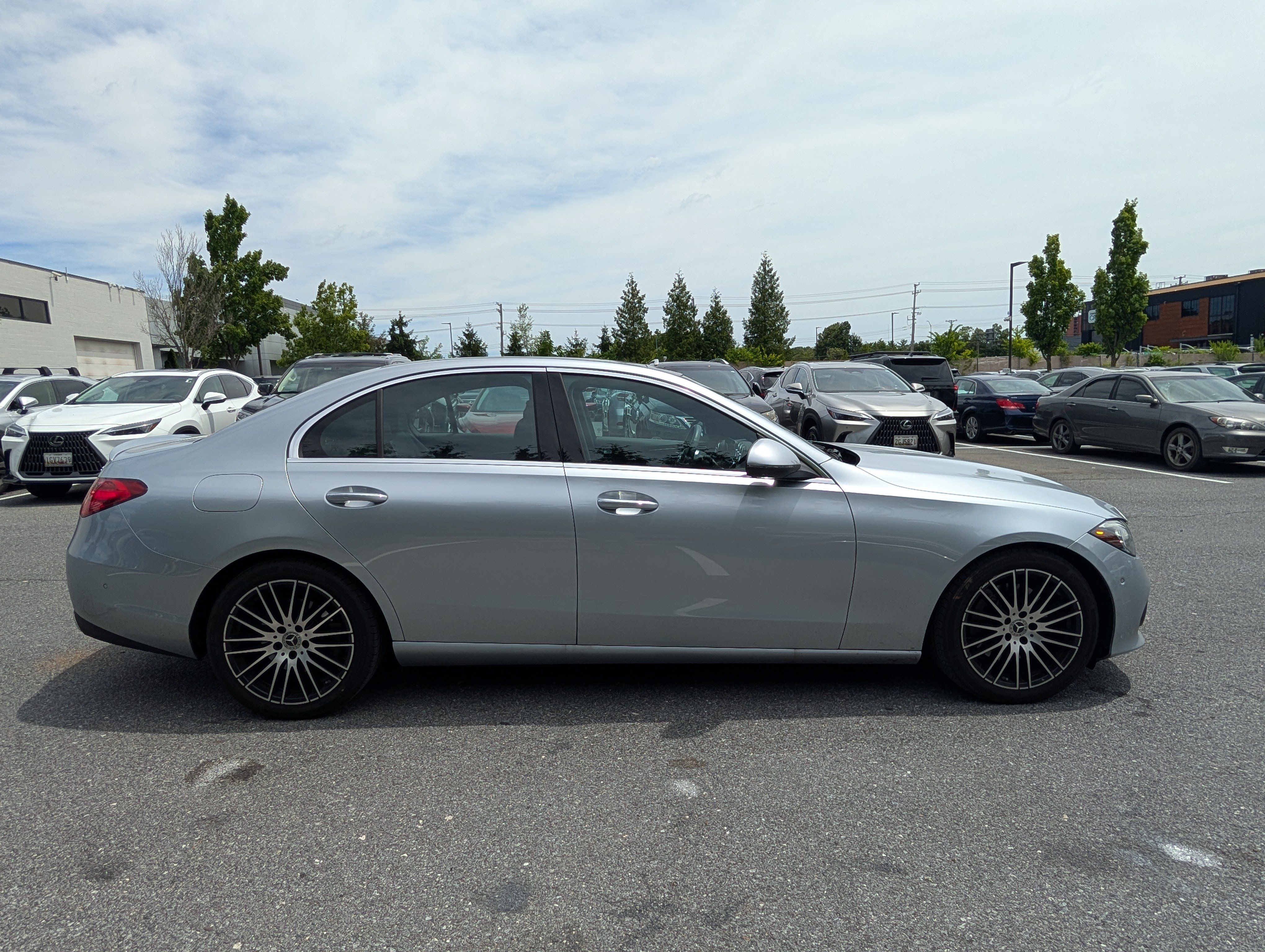 Used 2023 Mercedes-Benz C 300 4MATIC Sedan image 2