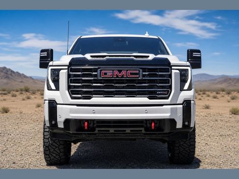 Used 2025 GMC Sierra 2500 AT4 AWD/4WD image 4