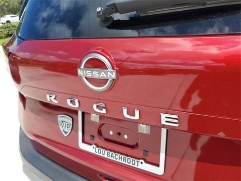Used 2023 Nissan Rogue S image 7