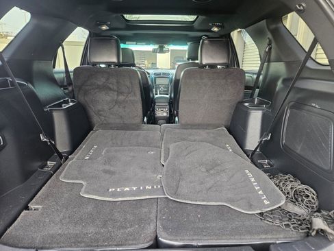 Used 2016 Ford Explorer Platinum image 27