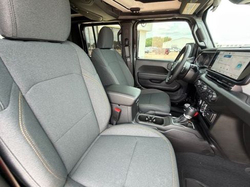 New 2026 Jeep Gladiator Sport AWD/4WD image 28