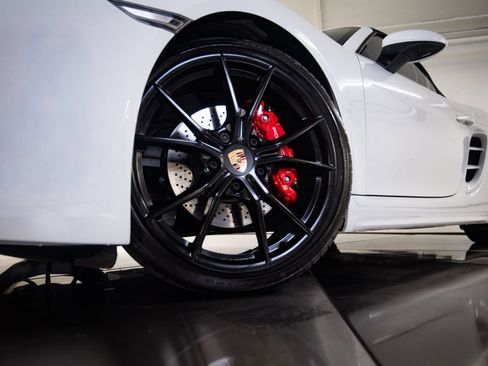 Used 2023 Porsche 718 Boxster S RWD image 12