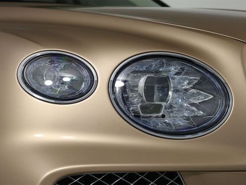 Used 2021 Bentley Bentayga image 12