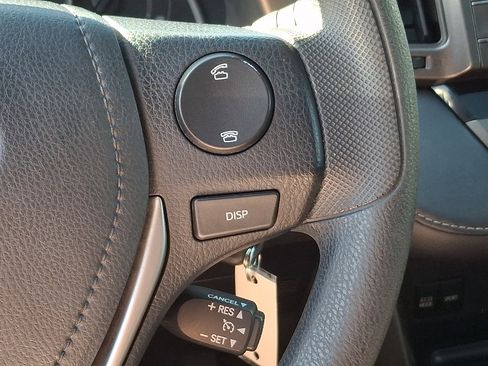Used 2013 Toyota RAV4 XLE AWD/4WD image 22