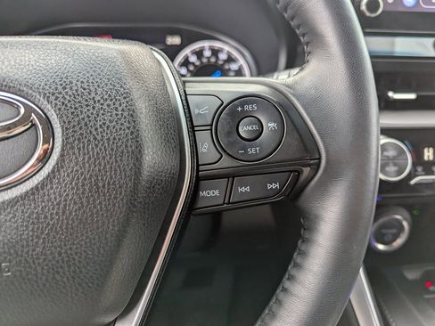 Used 2024 Toyota Venza LE image 26