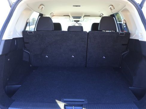 Used 2024 Nissan Rogue SV image 10