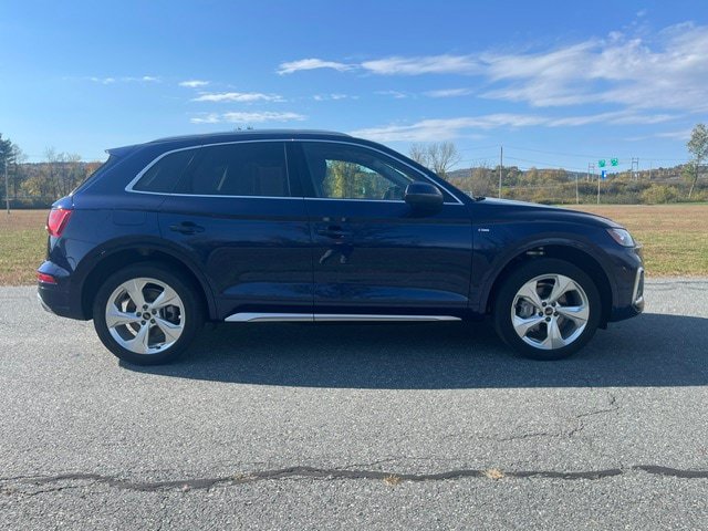 Used 2023 Audi Q5 2.0T Premium Plus w/ Premium Plus Package AWD/4WD image 3
