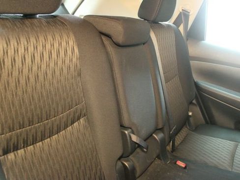 Used 2018 Nissan Rogue S FWD image 13