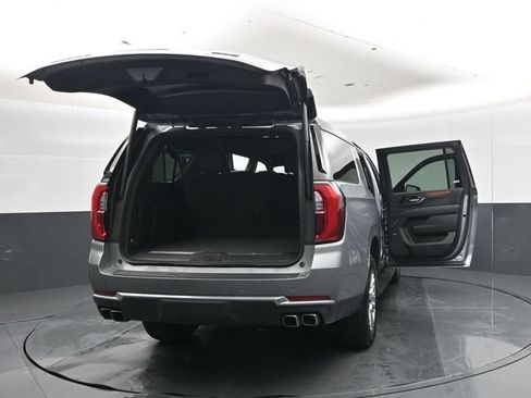 Used 2025 GMC Yukon XL Denali AWD/4WD image 52
