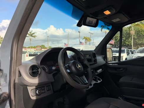 Used 2019 Mercedes-Benz Sprinter 170 image 13